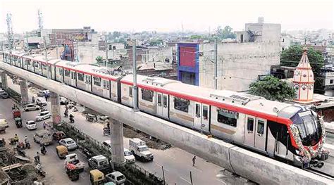 lucknow metro train in hindi